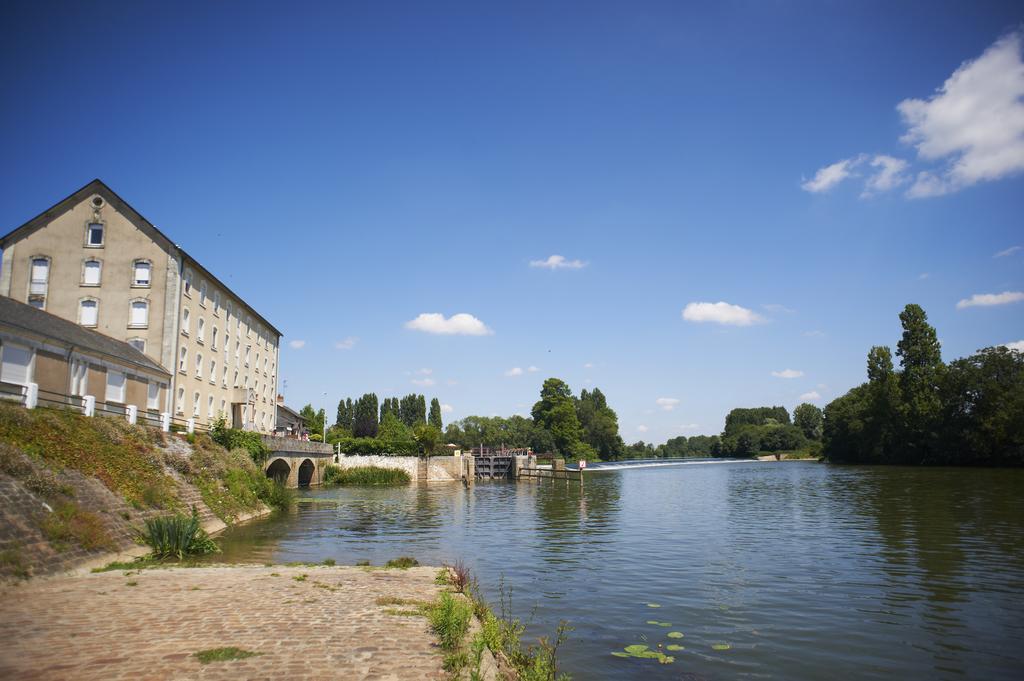 Les Ondines Hotel Les Hauts-d'Anjou Bagian luar foto