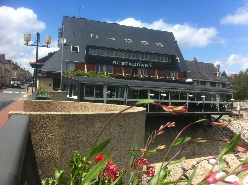 Les Ondines Hotel Les Hauts-d'Anjou Bagian luar foto